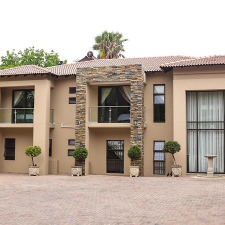 Letsatsing Lodge 勒斯滕堡 外观 照片