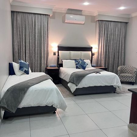 Letsatsing Lodge 勒斯滕堡 外观 照片