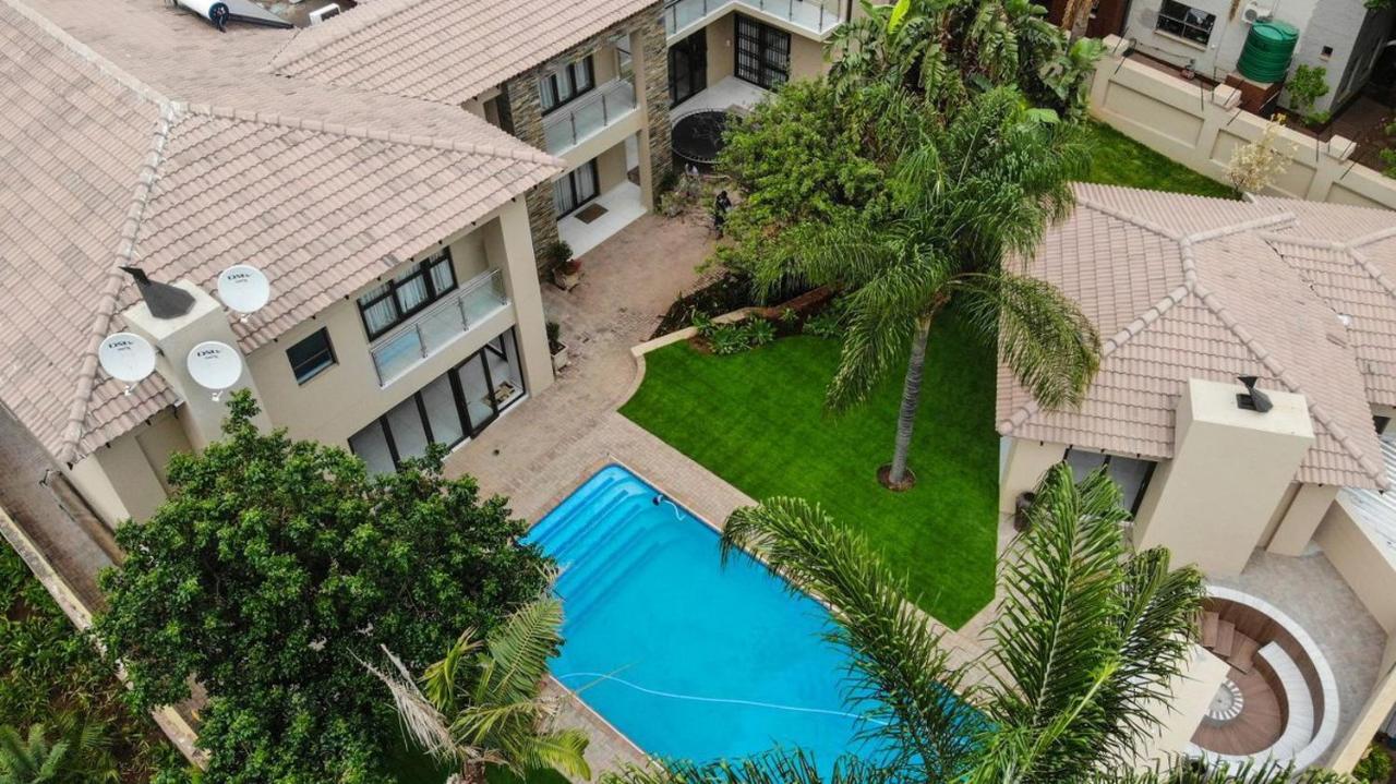 Letsatsing Lodge 勒斯滕堡 外观 照片