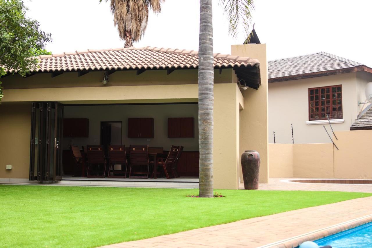 Letsatsing Lodge 勒斯滕堡 外观 照片