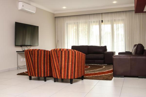 Letsatsing Lodge 勒斯滕堡 外观 照片