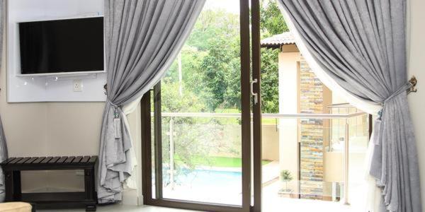 Letsatsing Lodge 勒斯滕堡 外观 照片