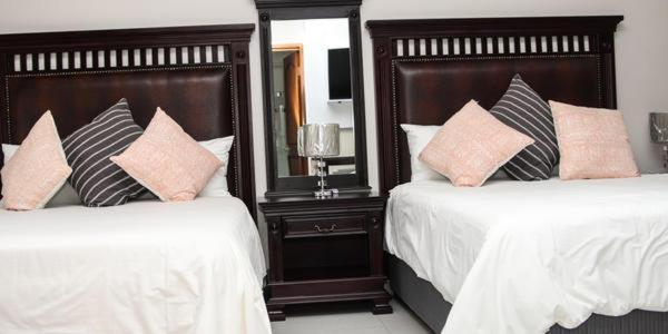 Letsatsing Lodge 勒斯滕堡 外观 照片