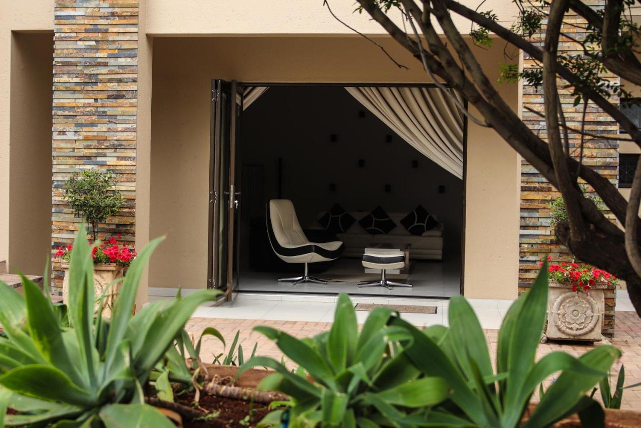 Letsatsing Lodge 勒斯滕堡 外观 照片