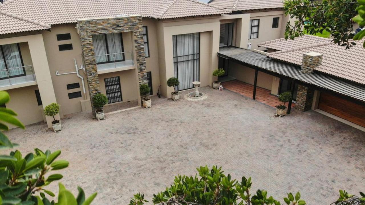 Letsatsing Lodge 勒斯滕堡 外观 照片