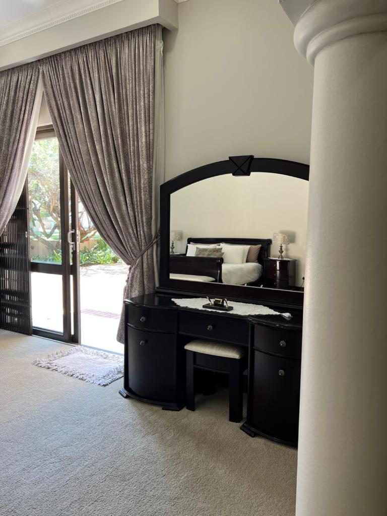 Letsatsing Lodge 勒斯滕堡 外观 照片