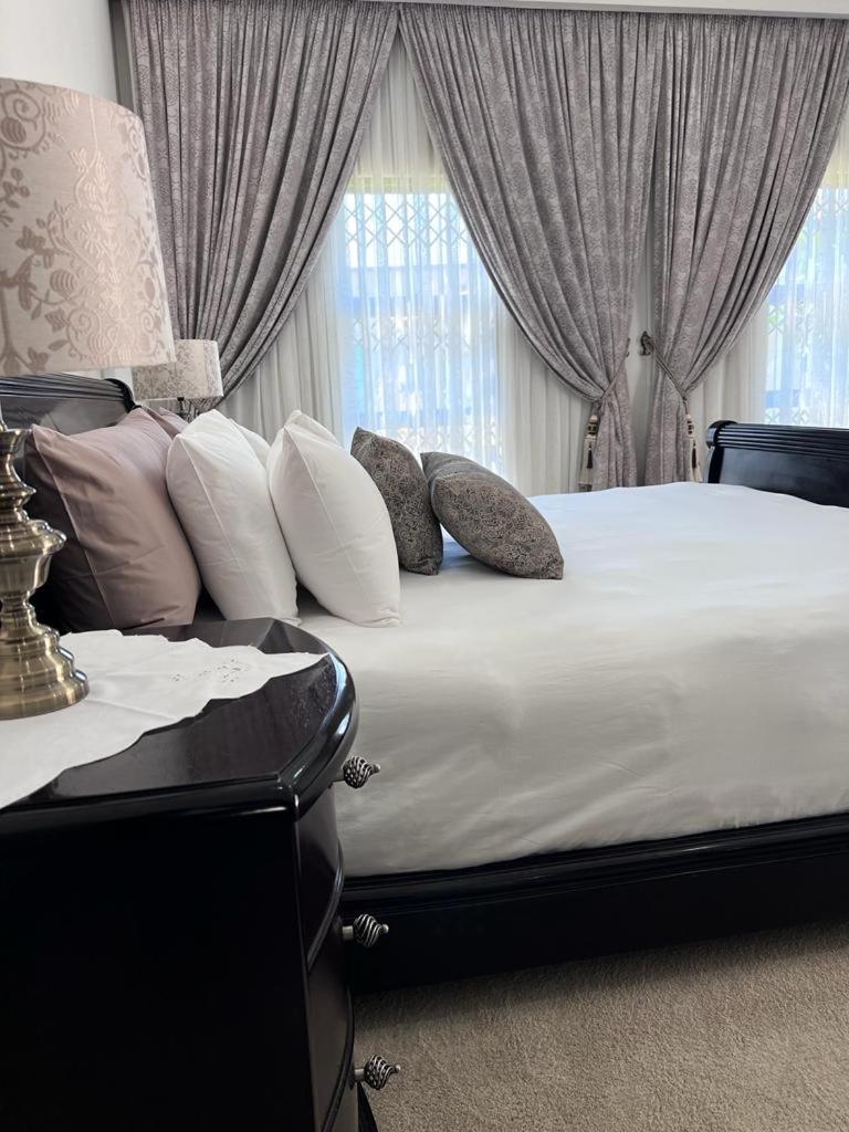 Letsatsing Lodge 勒斯滕堡 外观 照片